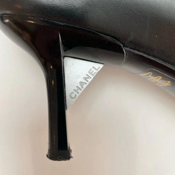 Chanel Black Leather Square Toe Kitten Heels Logo Vintage Size 7 - Picture 11 of 11